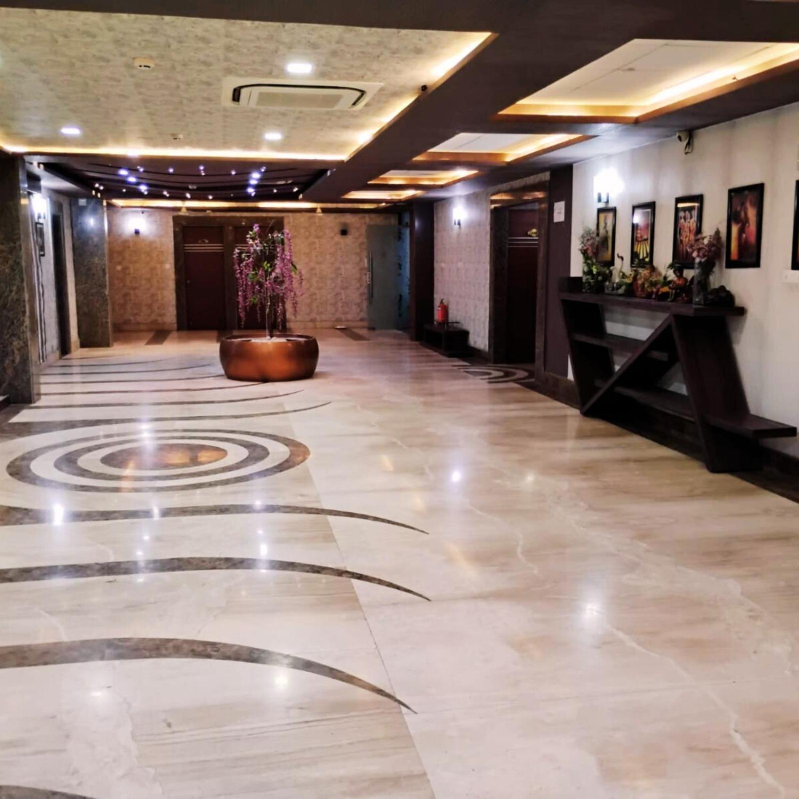 Hotel Lake View Grand Лакхнау Экстерьер фото