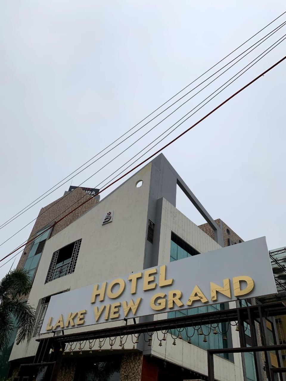 Hotel Lake View Grand Лакхнау Экстерьер фото